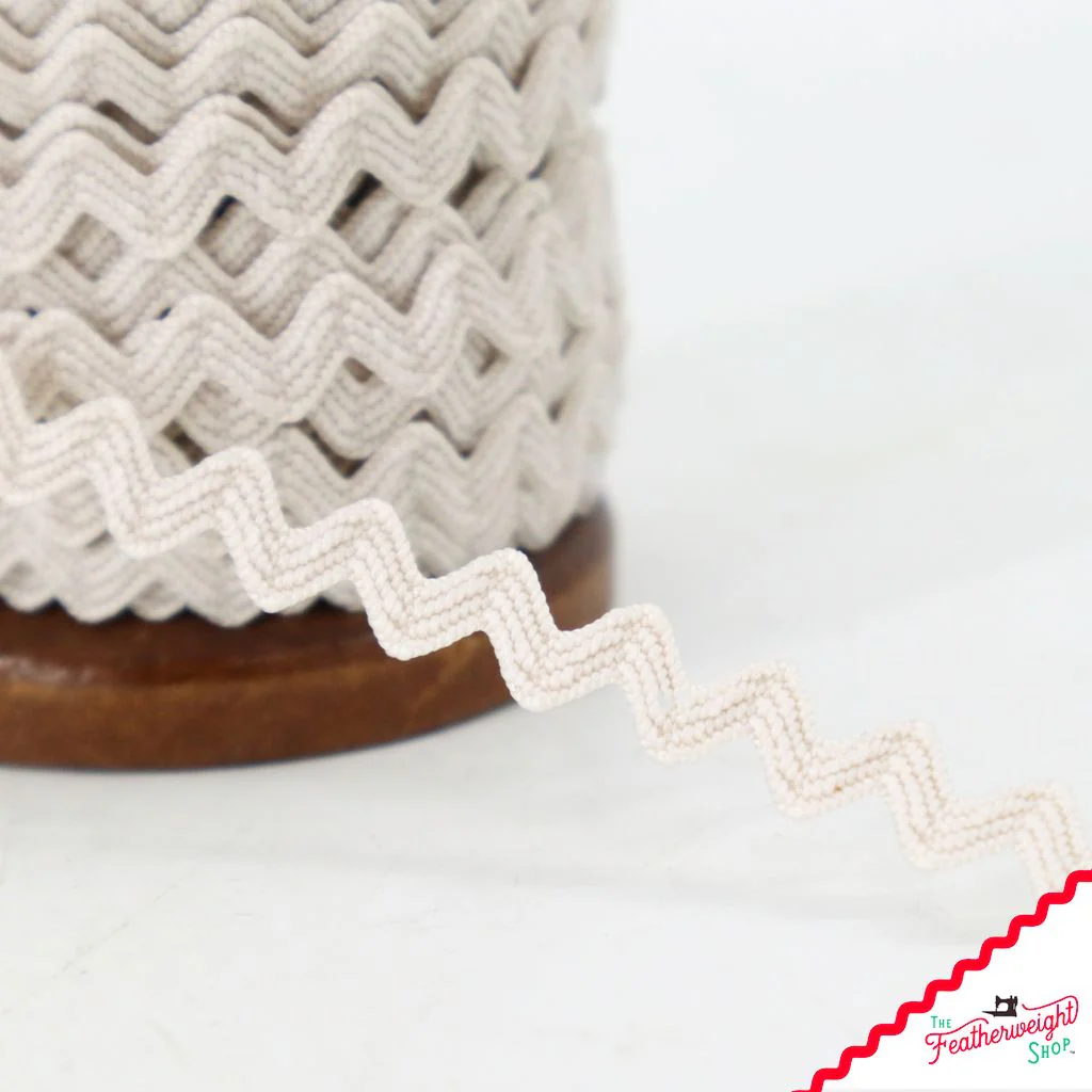 1/4" Inch Latte VINTAGE TRIM RIC RAC by Lori Holt (by the yard)