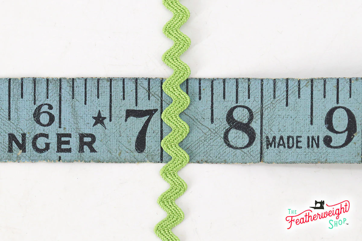 1/4" Inch Lettuce VINTAGE TRIM RIC RAC by Lori Holt (by the yard) - Image 2