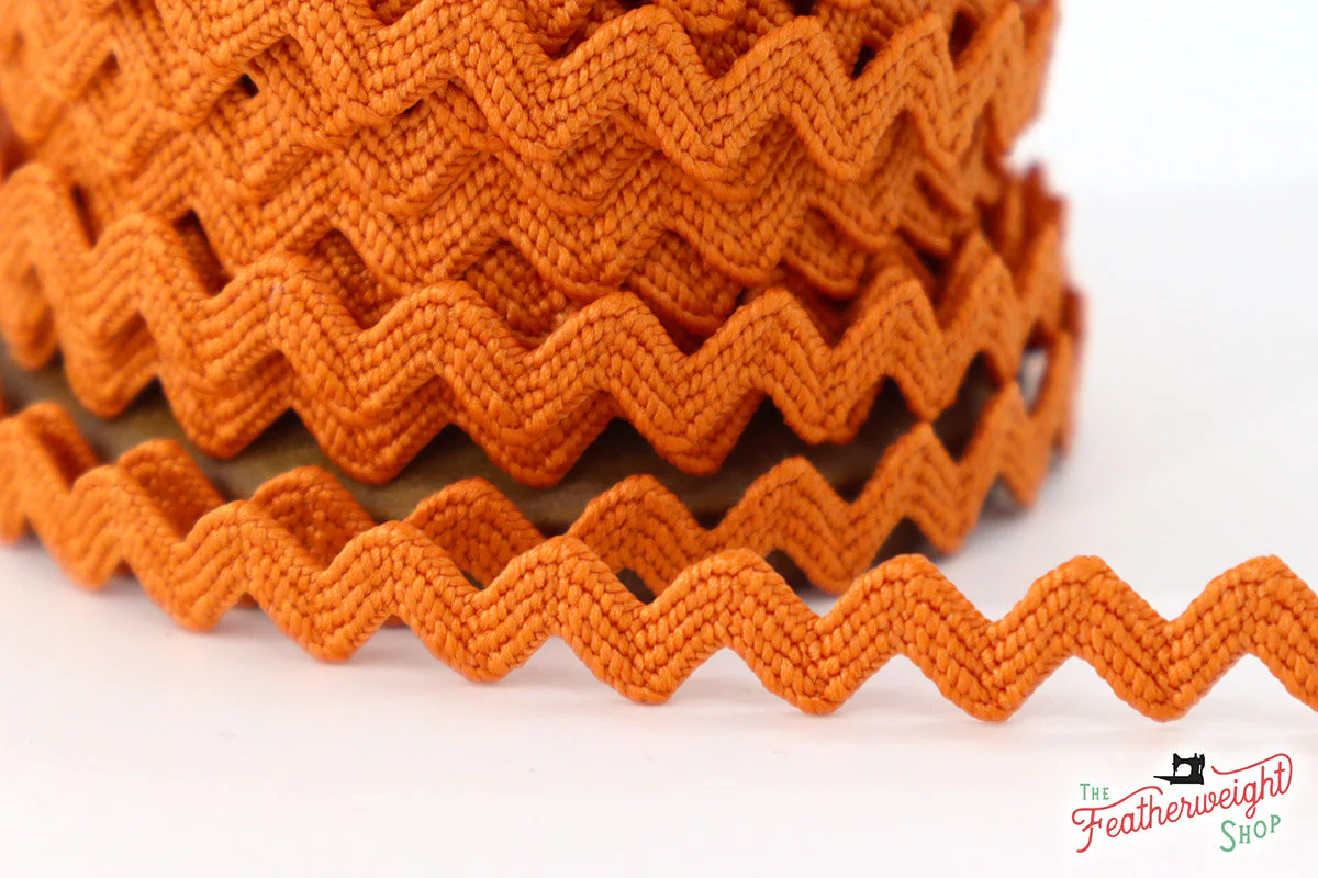 1/4" Inch PUMPKIN VINTAGE TRIM RIC RAC by Lori Holt (by the yard)