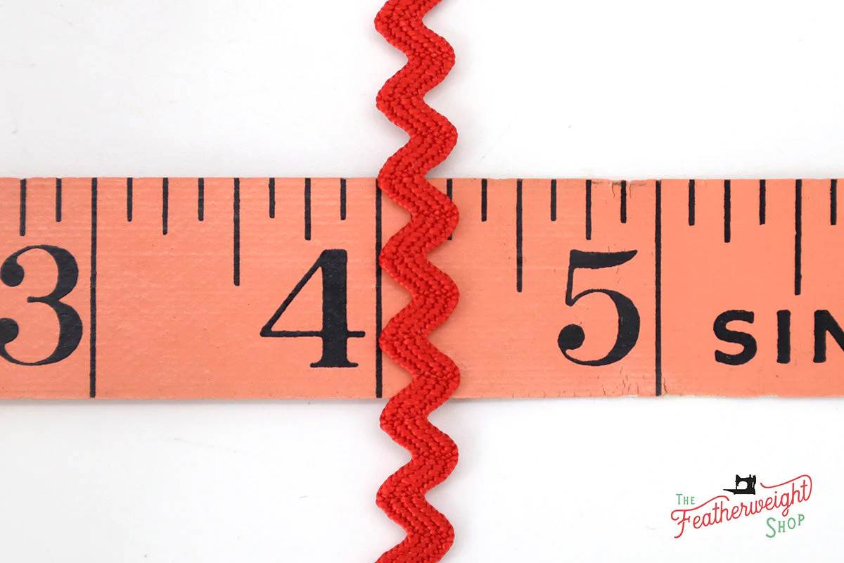 1/4" Inch RILEY RED VINTAGE TRIM RIC RAC by Lori Holt (by the yard) - Image 2