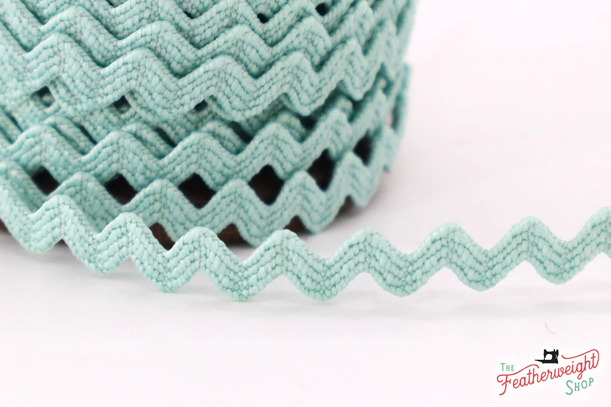1/4" Inch SONGBIRD VINTAGE TRIM RIC RAC by Lori Holt (by the yard)