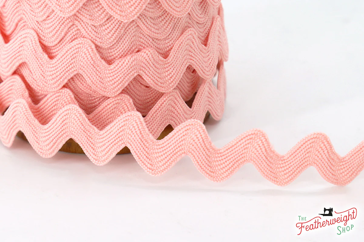 5/8" Inch FROSTING PINK VINTAGE TRIM Large RIC RAC by Lori Holt (by the yard)