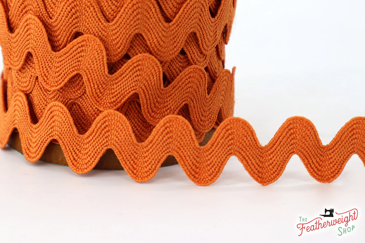 5/8" Inch PUMPKIN VINTAGE TRIM Large RIC RAC by Lori Holt (by the yard)