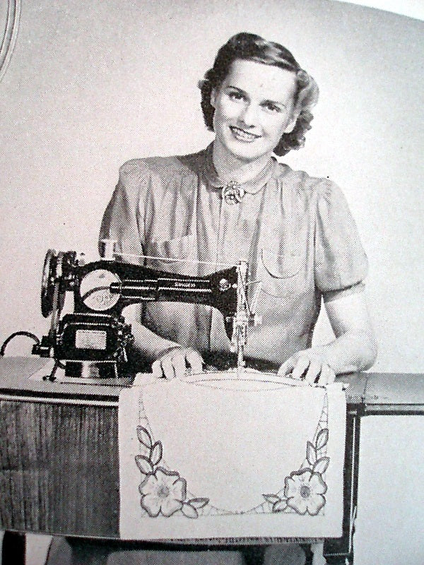 Book, Instructions for Art Embroidery and Lace Work, Singer 1941 - Image 6