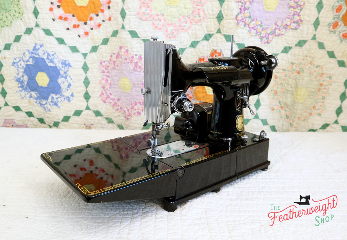 Singer Featherweight 222K Sewing Machine EK62883* - Image 4