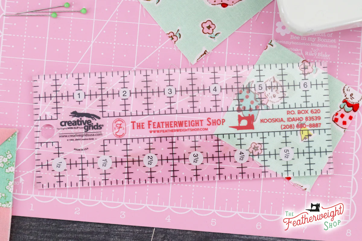 Cutting Ruler, Singer Featherweight CREATIVE GRIDS 2 1/2" x 6 1/2" (with self-grips) - Image 4
