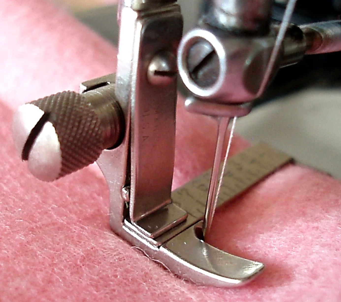 Gauge Presser Foot Attachment Set, Singer (Vintage Original) - SLANT SHANK - Image 3