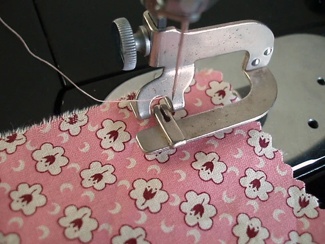 Hemstitching Veining Attachment, Singer (Vintage Original) - Older Style - Image 3
