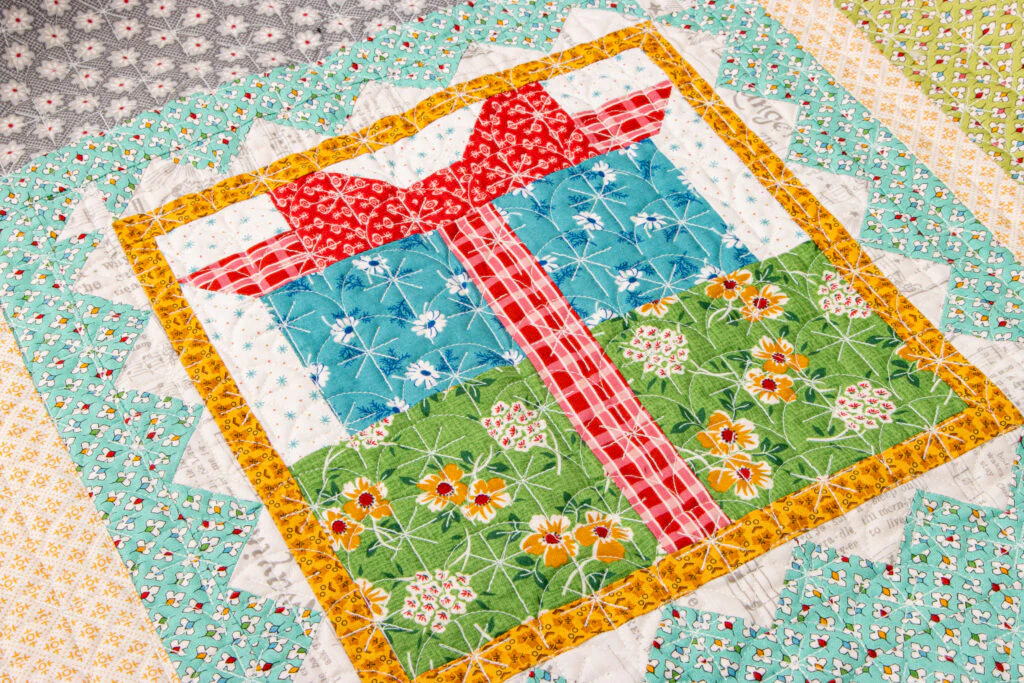 PATTERN, NOEL Christmas Stocking Quilt Seeds ~ No. 3 Block by Lori Holt - Image 4