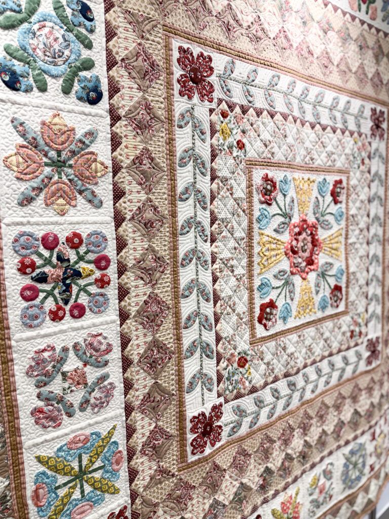 Sew Simple Shapes, Jane Austen 250th Anniversary Quilt by Lori Holt of Bee in My Bonnet - Image 3