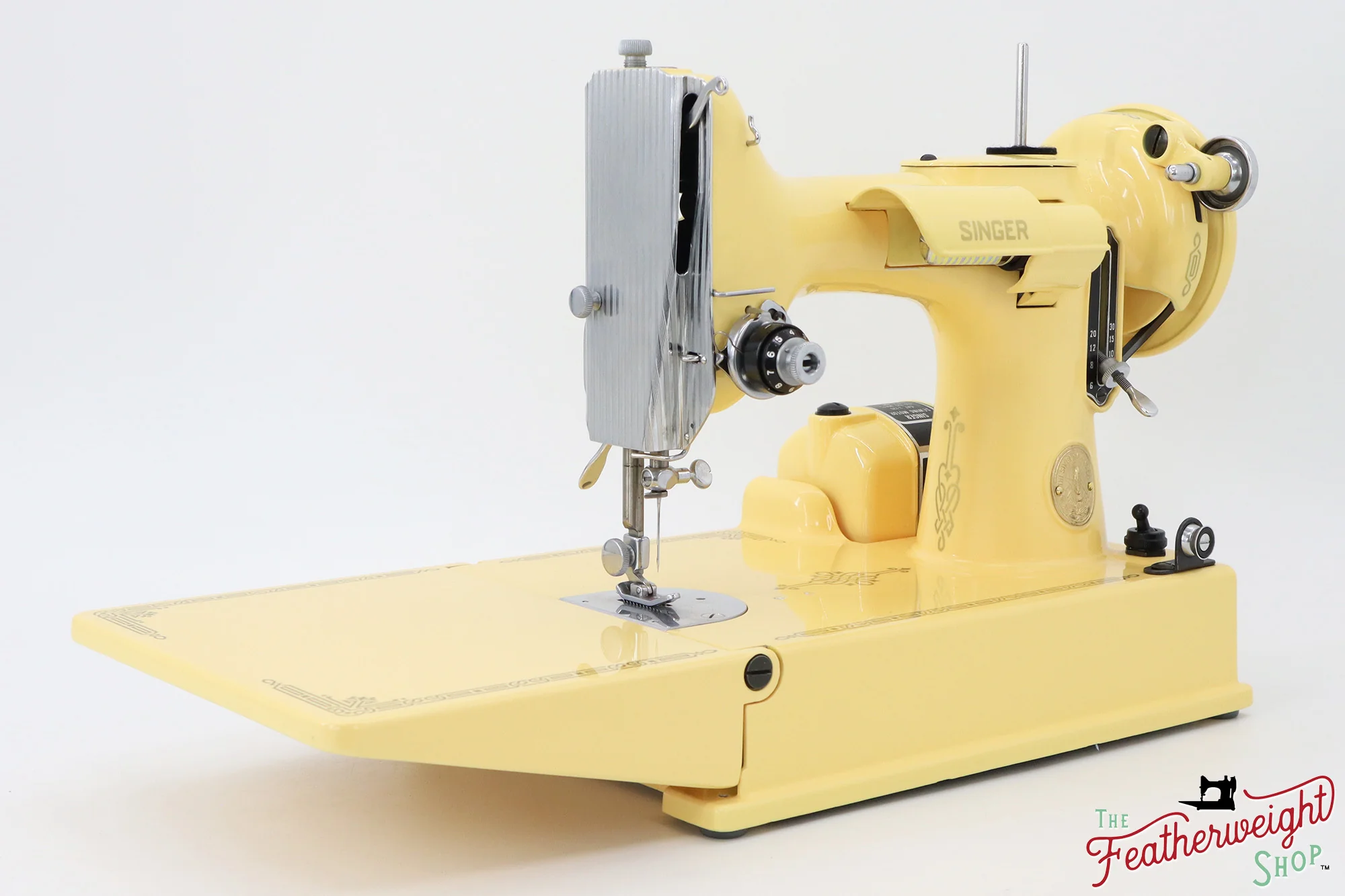 Singer Featherweight 221, AH6642** - Fully Restored in Happy Yellow - Image 4