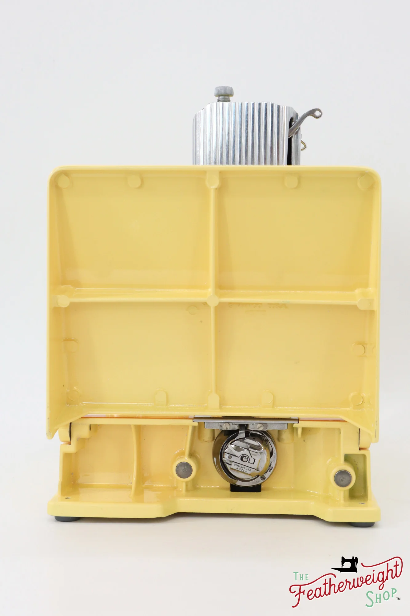 Singer Featherweight 221, AH6642** - Fully Restored in Happy Yellow - Image 5