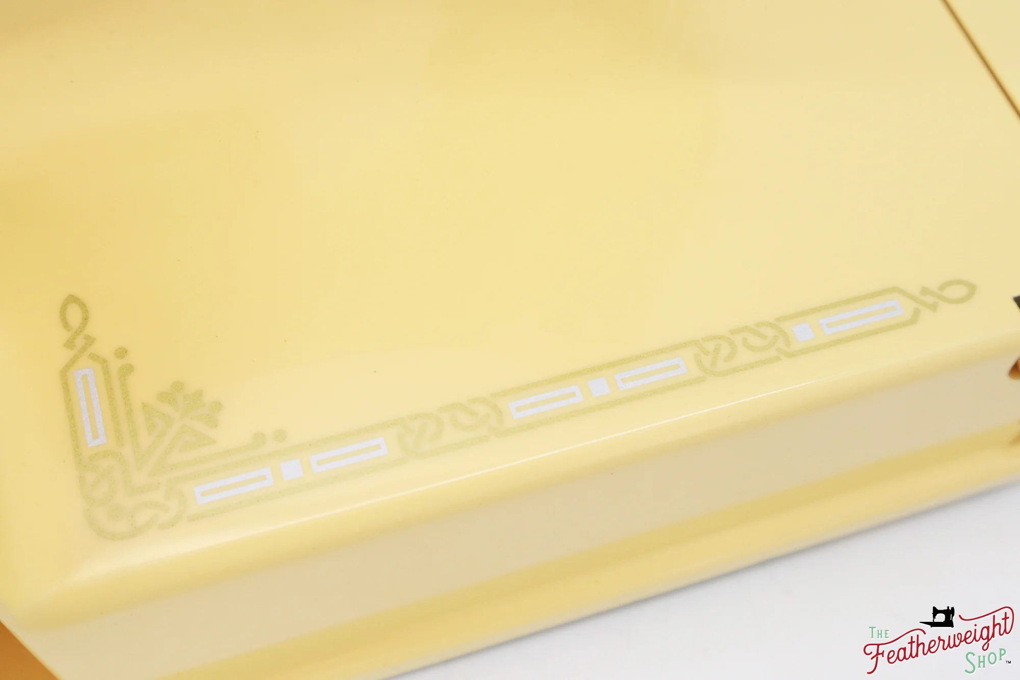 Singer Featherweight 221, AK578*** - Fully Restored in Happy Yellow - Image 12