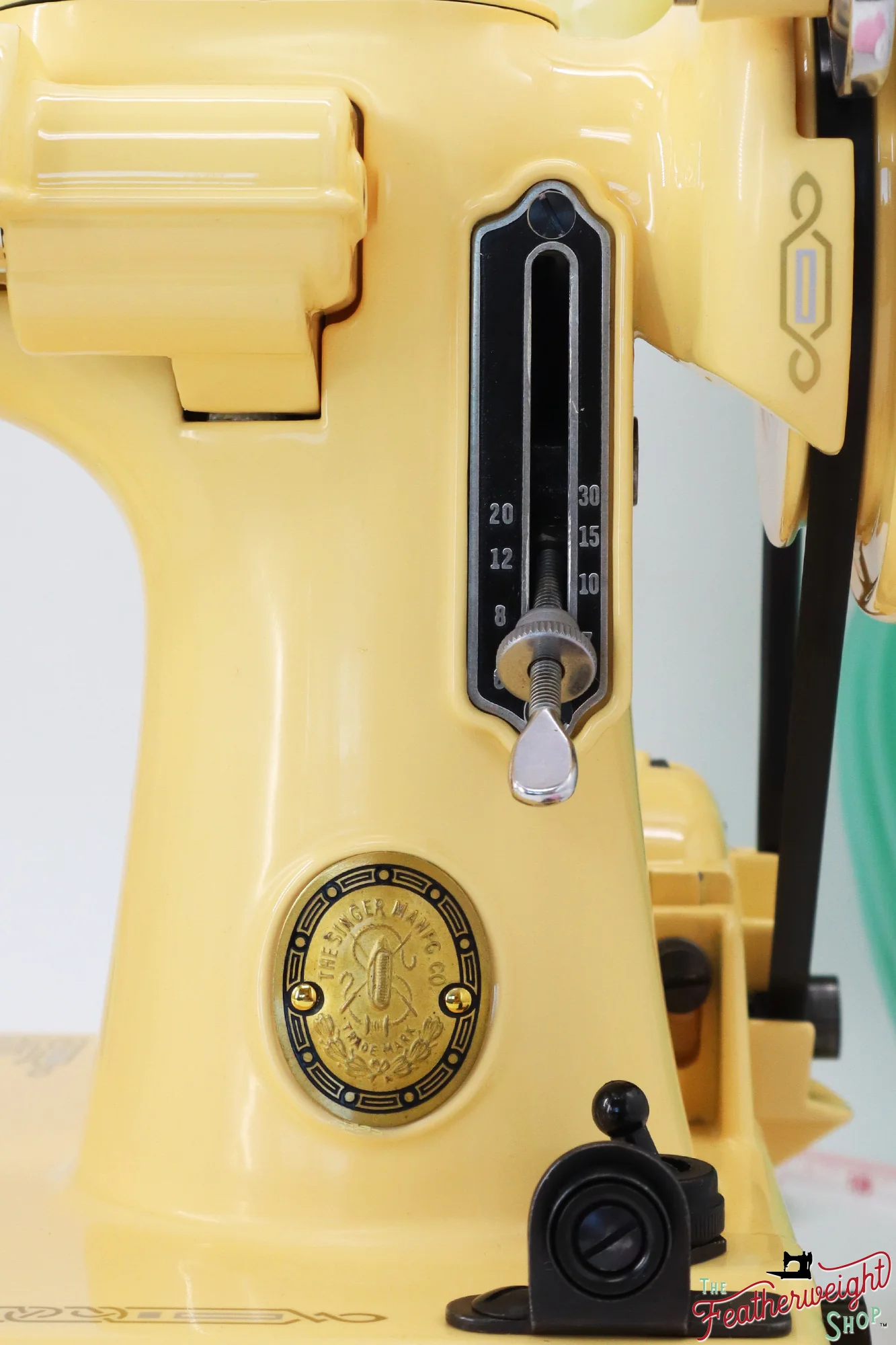 Singer Featherweight 221, AK578*** - Fully Restored in Happy Yellow - Image 14