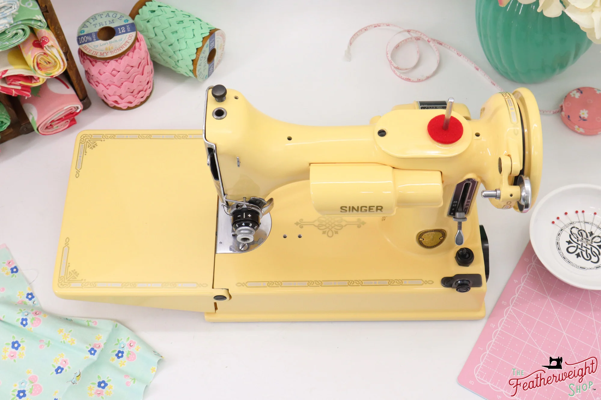 Singer Featherweight 221, AK578*** - Fully Restored in Happy Yellow - Image 3