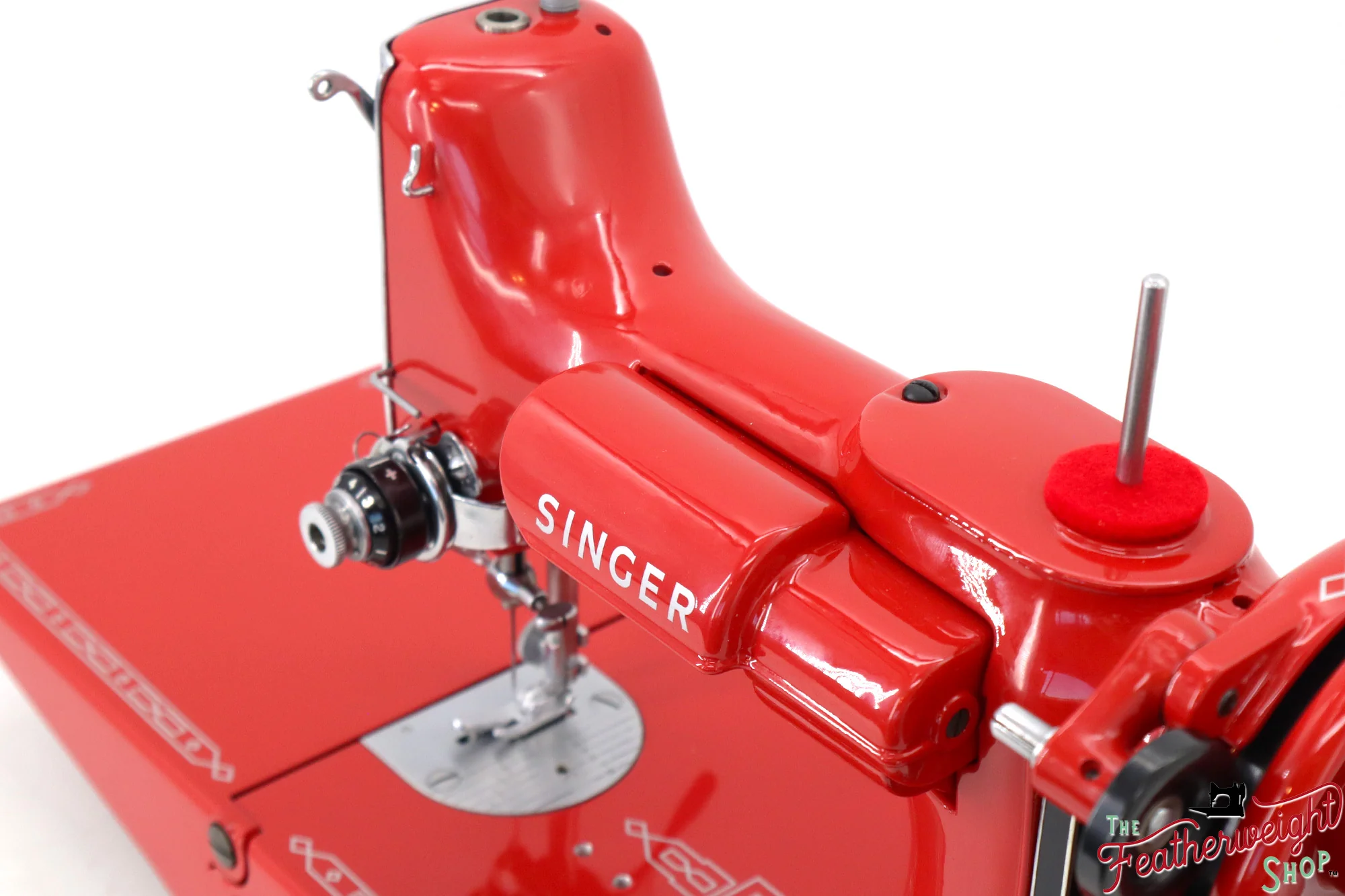 Singer Featherweight 221, AM696*** - Fully Restored in Liberty Red - Image 9