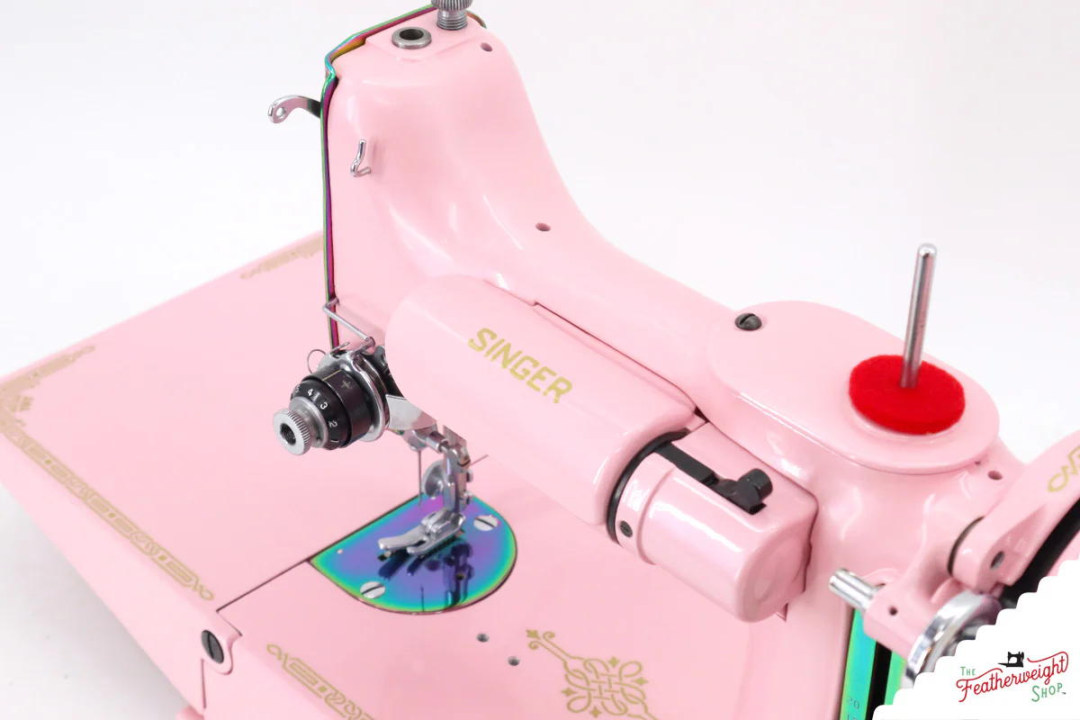 Singer Featherweight 221, EH133*** - Fully Restored in Pink Frosting - Image 12