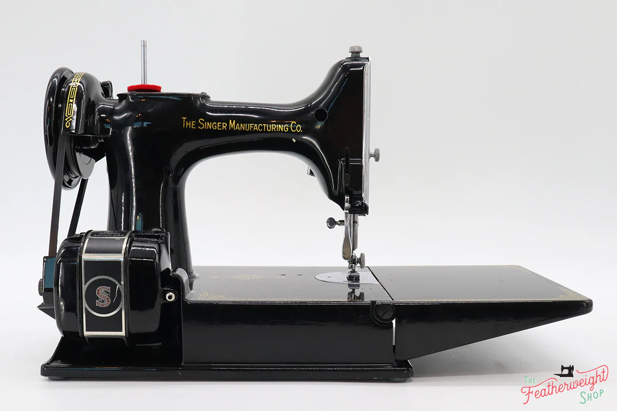 Singer Featherweight 221 Sewing Machine, AF760*** - Corduroy Insert - RARE - Image 8