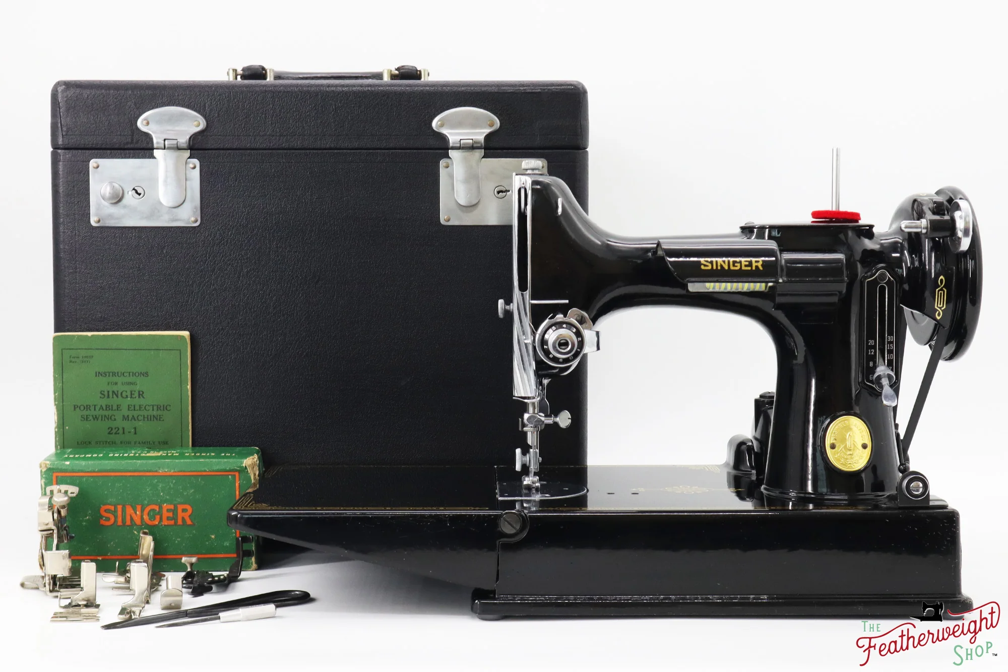 Singer Featherweight 221 Sewing Machine, AH220*** - 1947 - Image 2