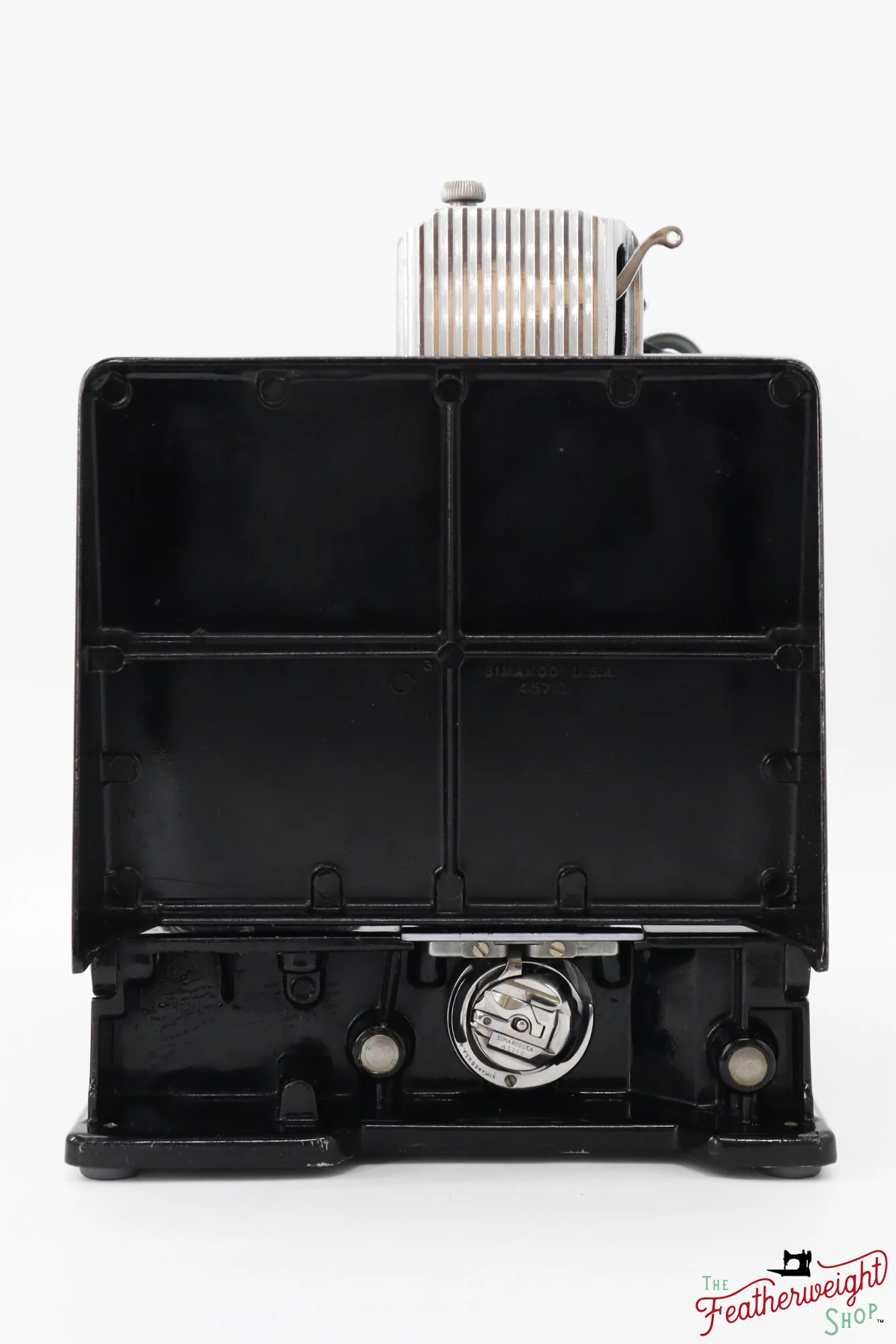 Singer Featherweight 221 Sewing Machine, AH220*** - 1947 - Image 5