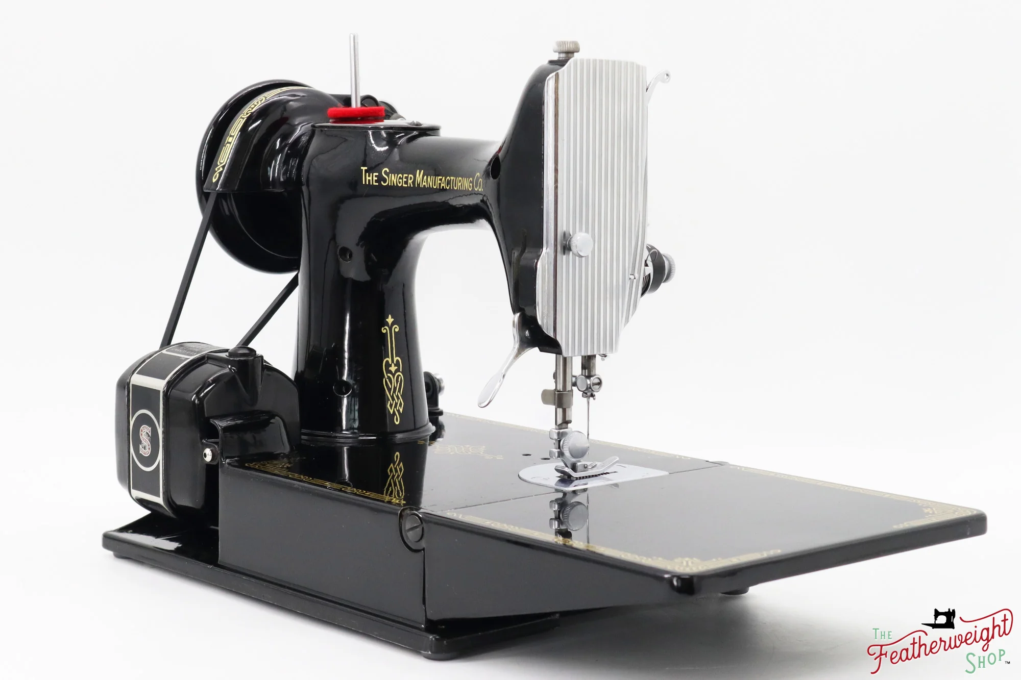 Singer Featherweight 221 Sewing Machine, AH220*** - 1947 - Image 6