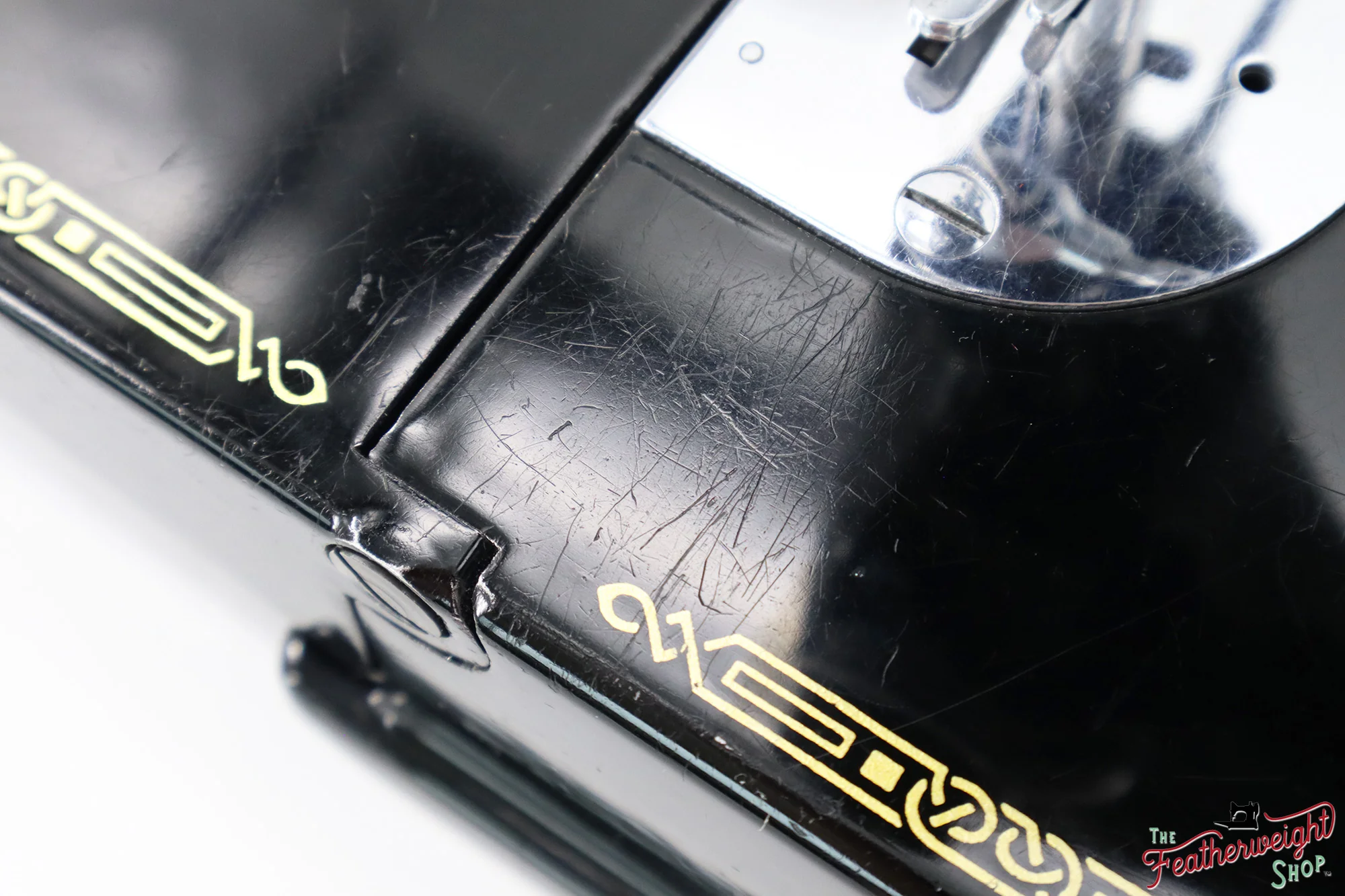 Singer Featherweight 221 Sewing Machine, AH220*** - 1947 - Image 9