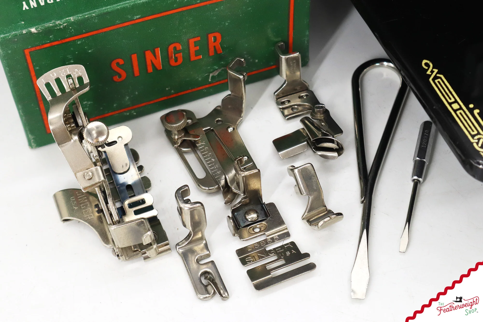 Singer Featherweight 221 Sewing Machine, AH982*** - 1948 - Image 18