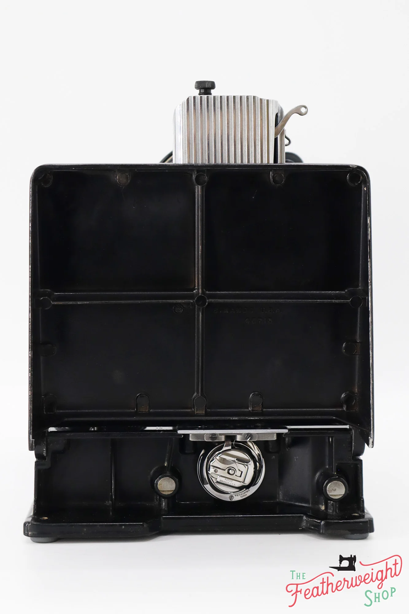 Singer Featherweight 221 Sewing Machine, AK585*** - Image 4