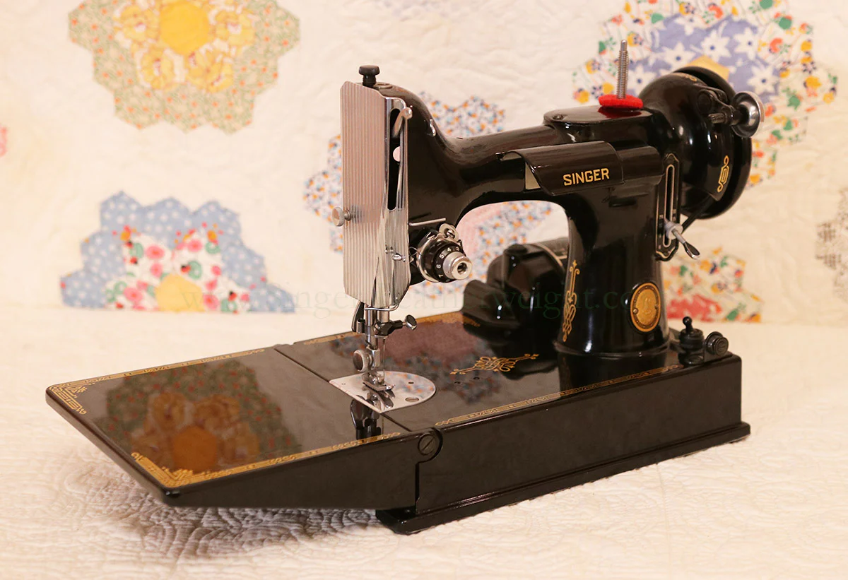 Singer Featherweight 221 Sewing Machine, AK765*** - Image 2