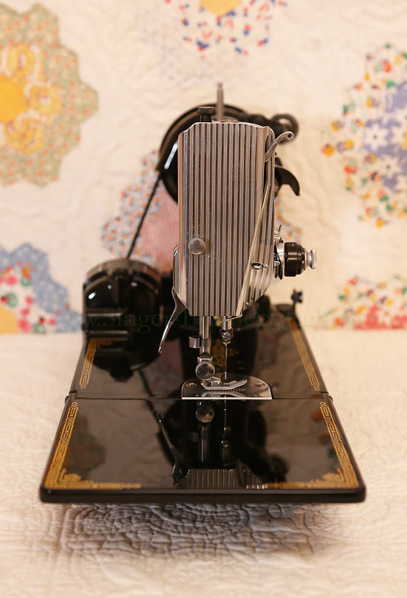 Singer Featherweight 221 Sewing Machine, AK765*** - Image 3