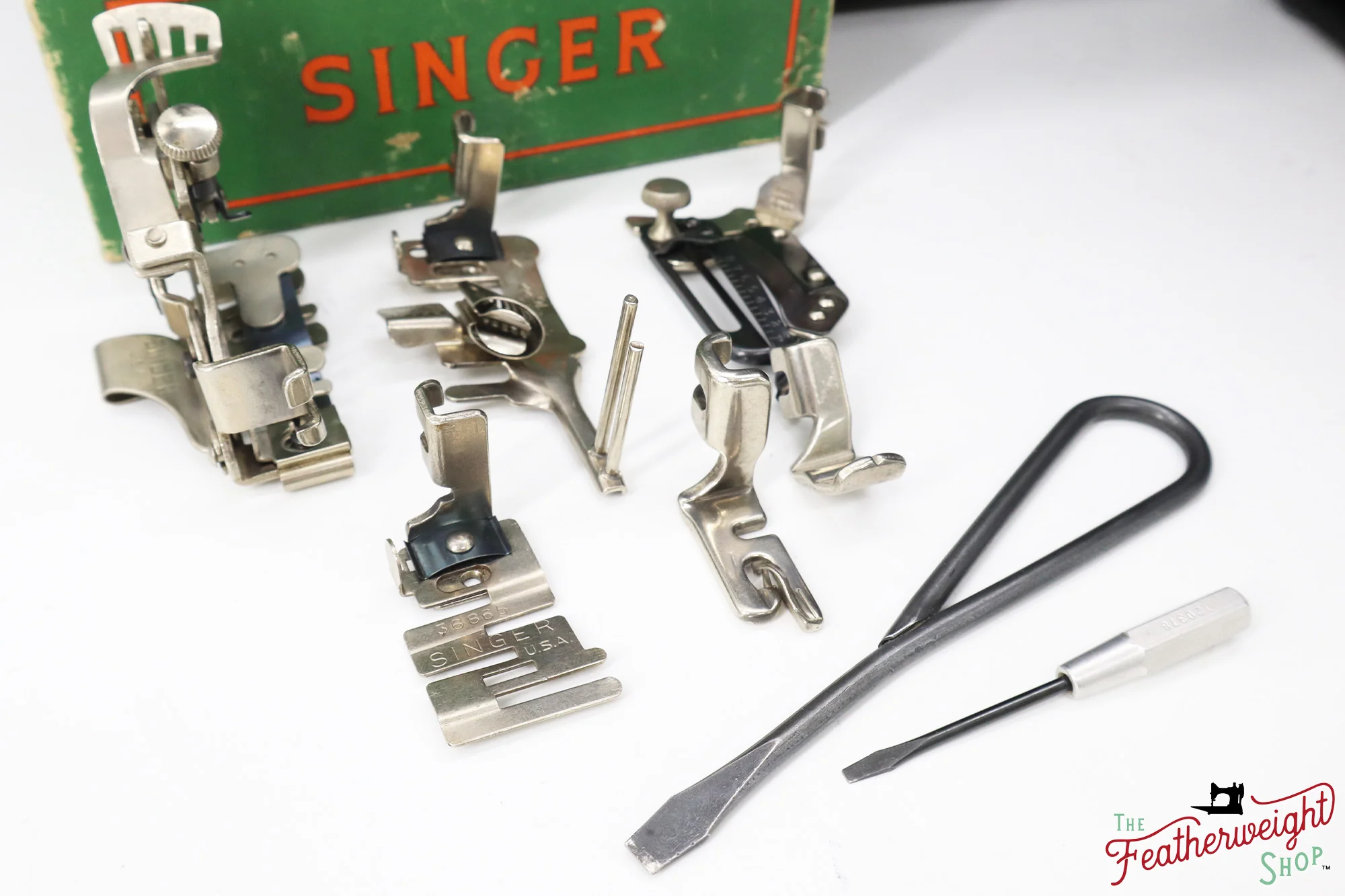 Singer Featherweight 221 Sewing Machine, AL550*** - 1953 - Image 18