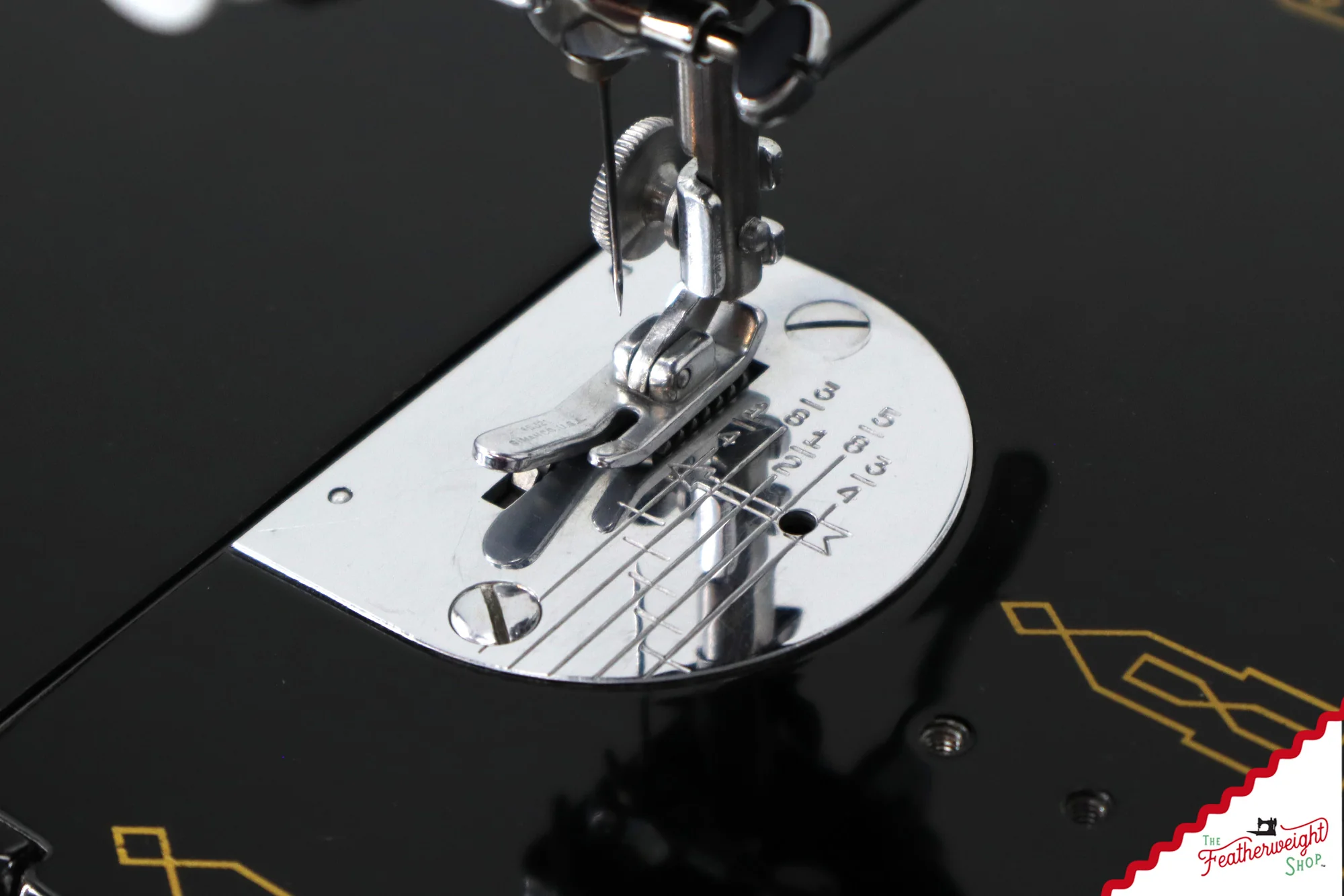 Singer Featherweight 221 Sewing Machine, AL914*** - 1955 - Image 13