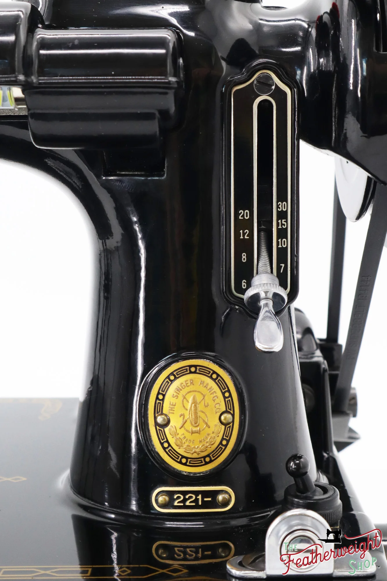 Singer Featherweight 221 Sewing Machine, AM1615** - 1955 - Image 10
