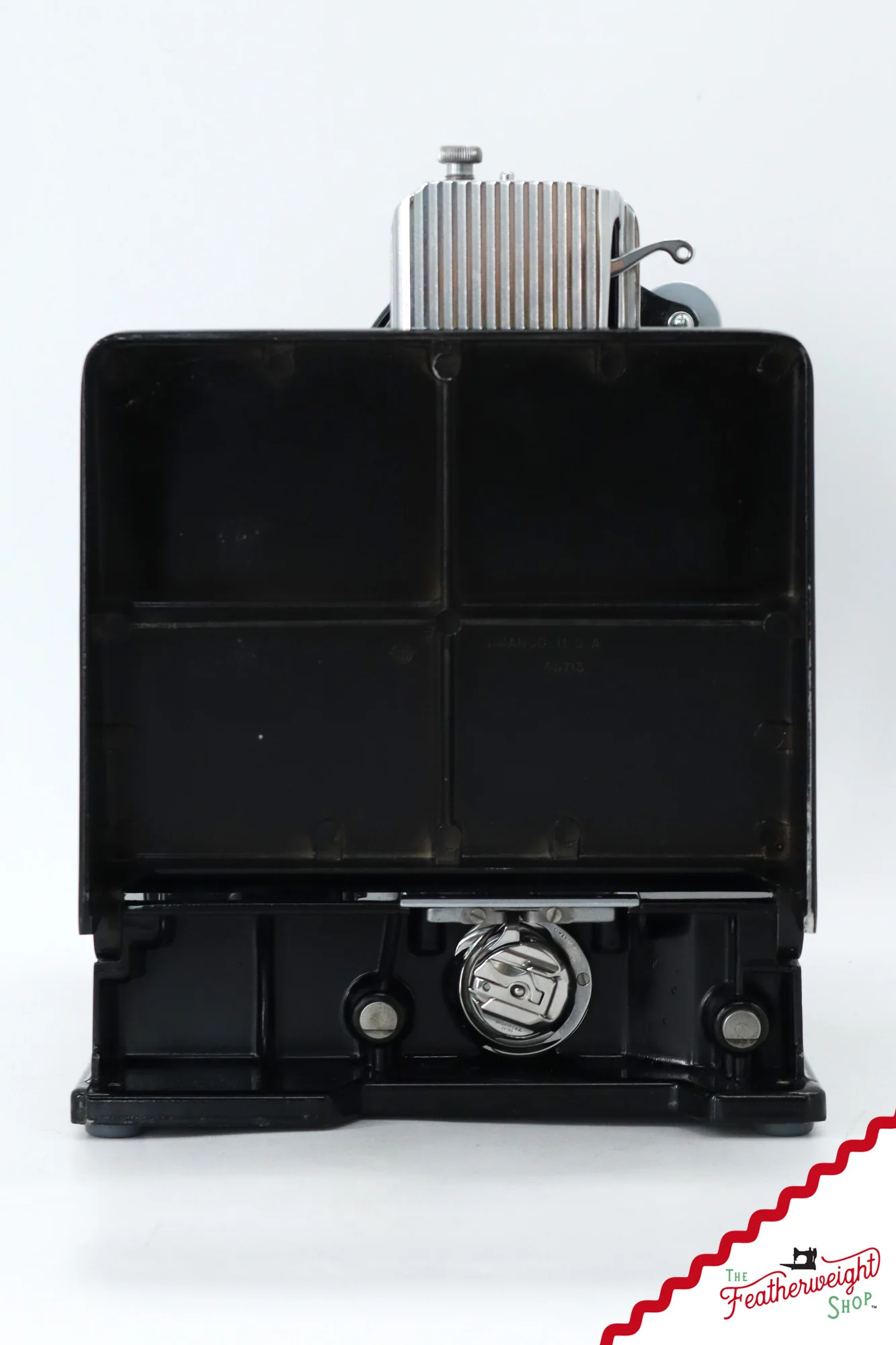 Singer Featherweight 221 Sewing Machine, AM17761* - 1955 - Image 4