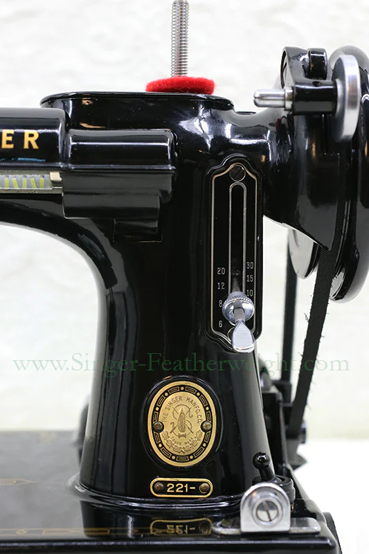 Singer Featherweight 221 Sewing Machine, AM383*** - Image 18