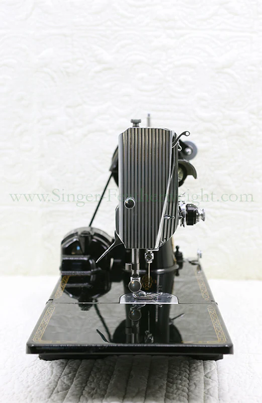 Singer Featherweight 221 Sewing Machine, AM383*** - Image 4