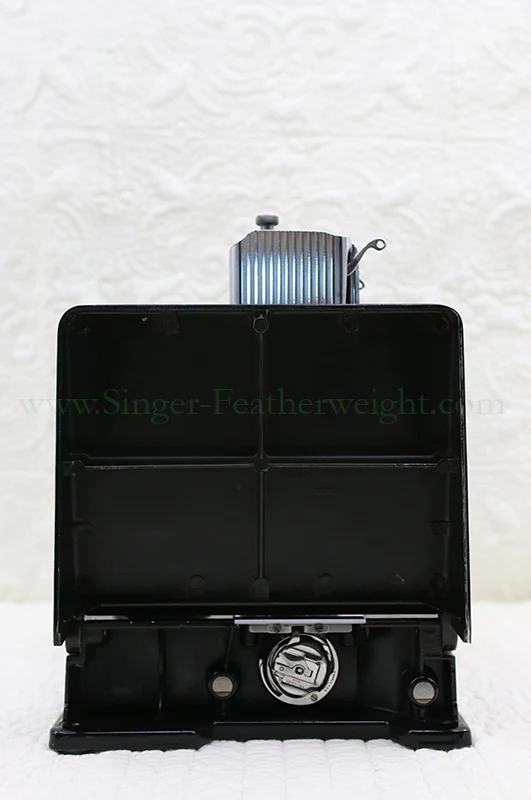 Singer Featherweight 221 Sewing Machine, AM383*** - Image 5