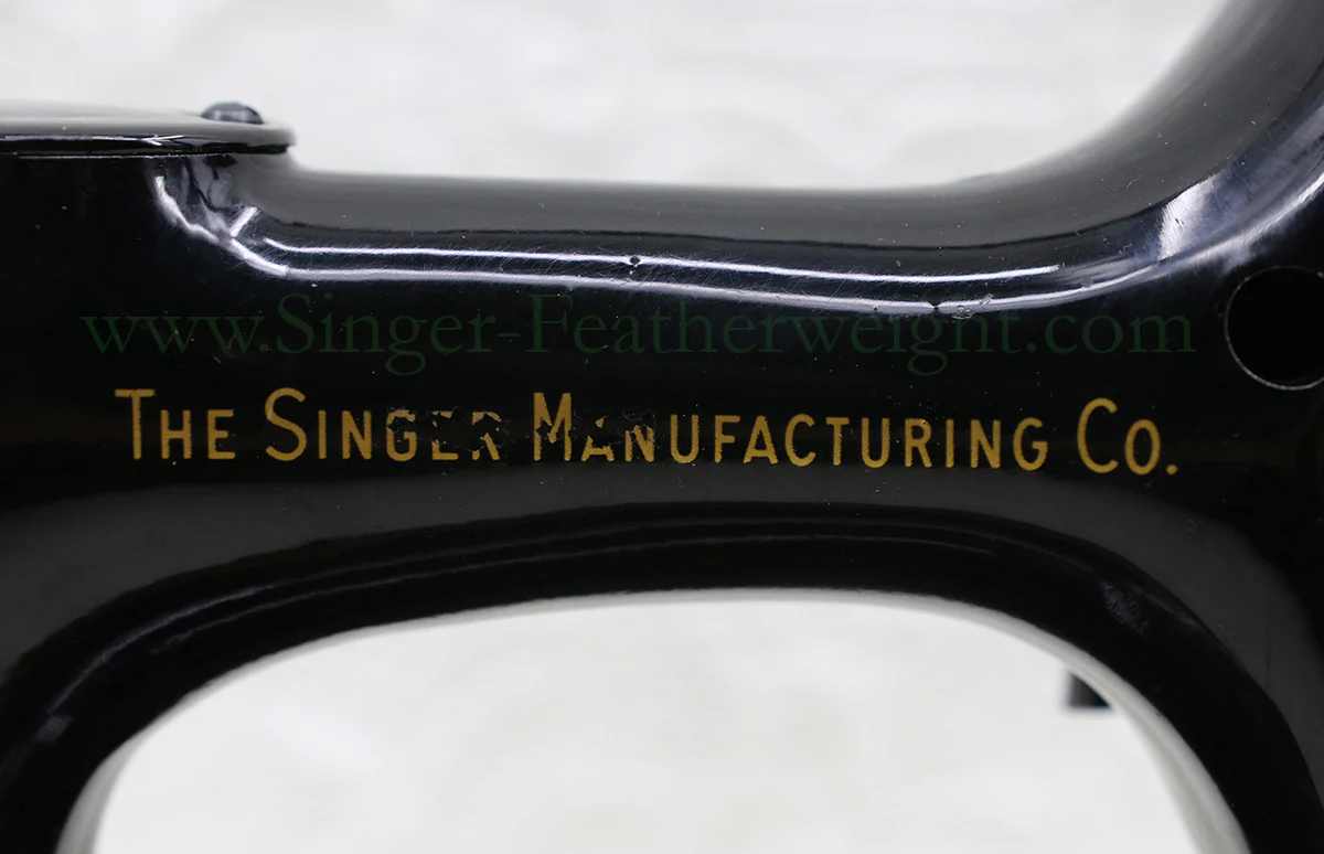 Singer Featherweight 221 Sewing Machine, AM383*** - Image 8