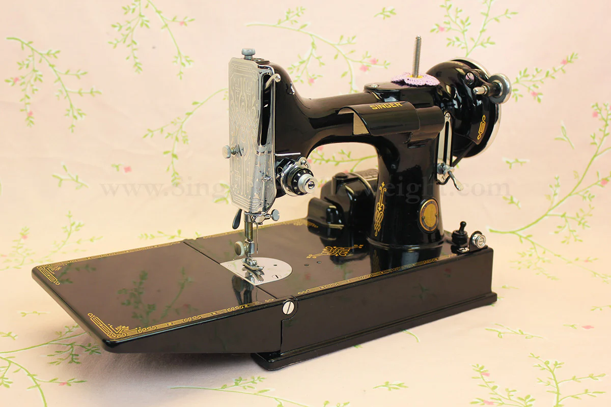 Singer Featherweight 221 Sewing Machine GOLDEN GATE SAN FRANCISCO Edition AF090*** - Image 3