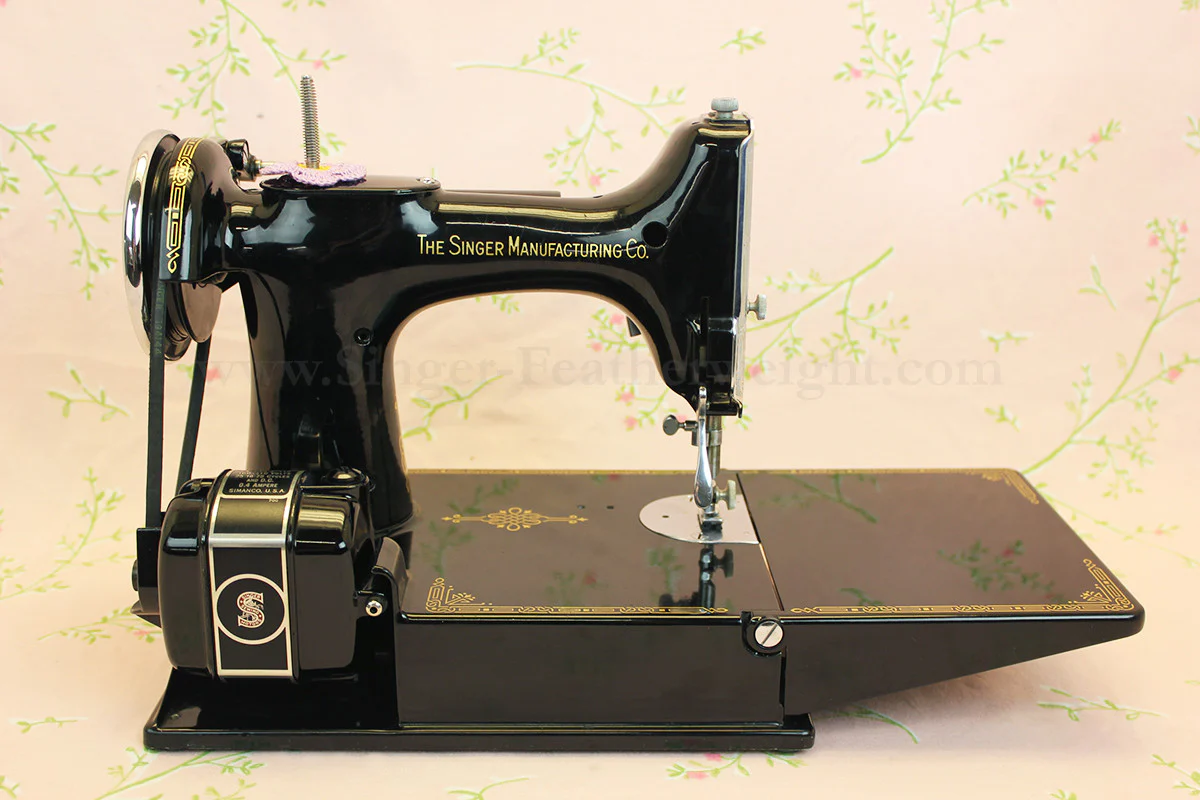 Singer Featherweight 221 Sewing Machine GOLDEN GATE SAN FRANCISCO Edition AF090*** - Image 7