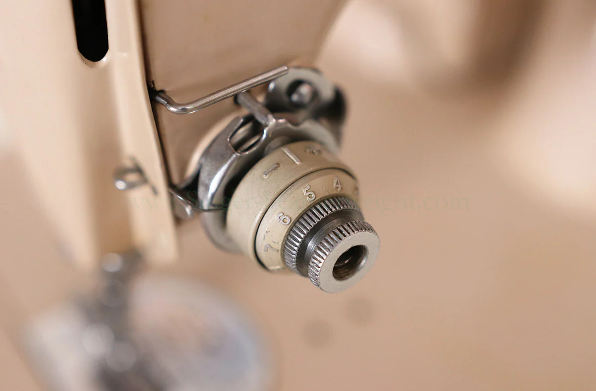 Singer Featherweight 221 Sewing Machine, TAN ES879*** - Image 11