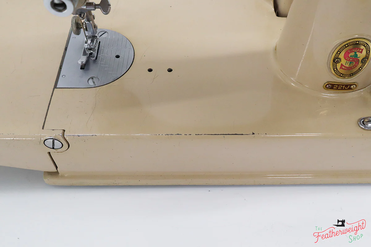 Singer Featherweight 221 Sewing Machine, TAN JE158*** - Image 10