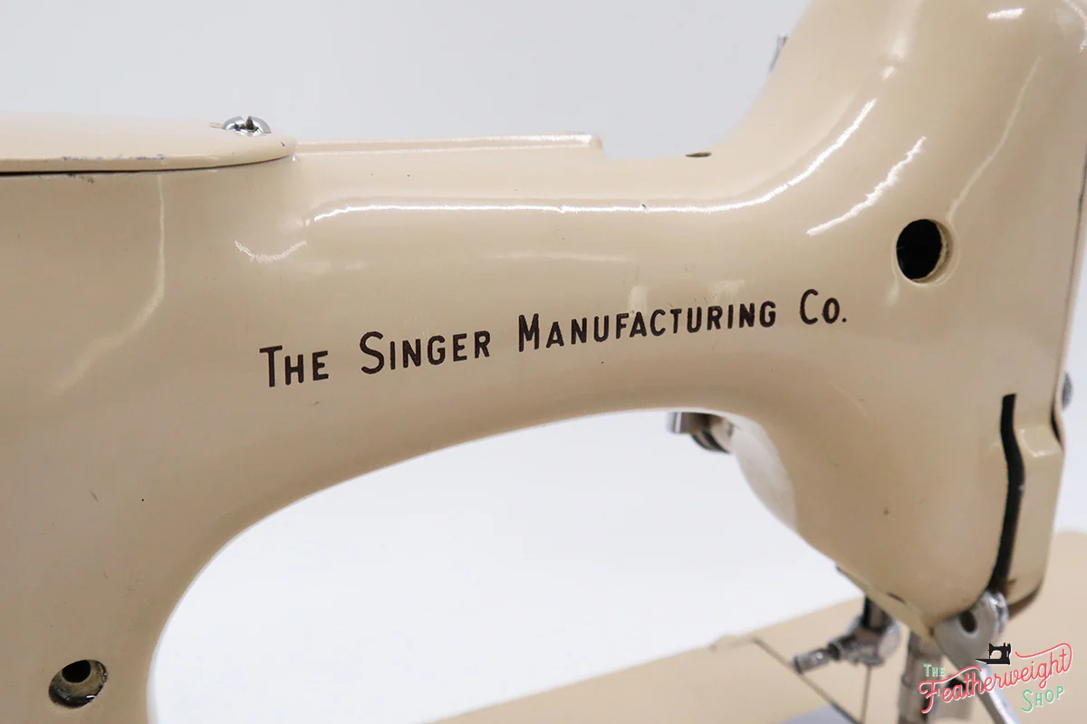 Singer Featherweight 221 Sewing Machine, TAN JE158*** - Image 12