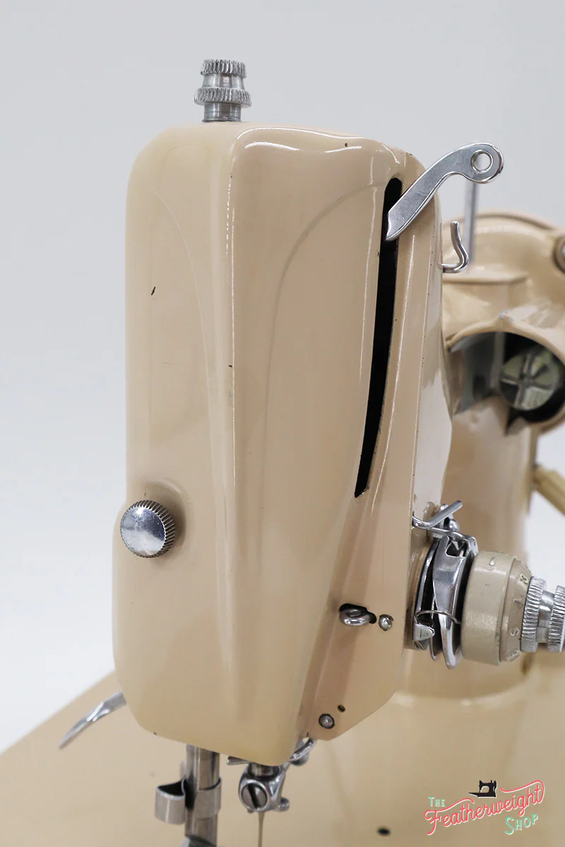 Singer Featherweight 221 Sewing Machine, TAN JE158*** - Image 14