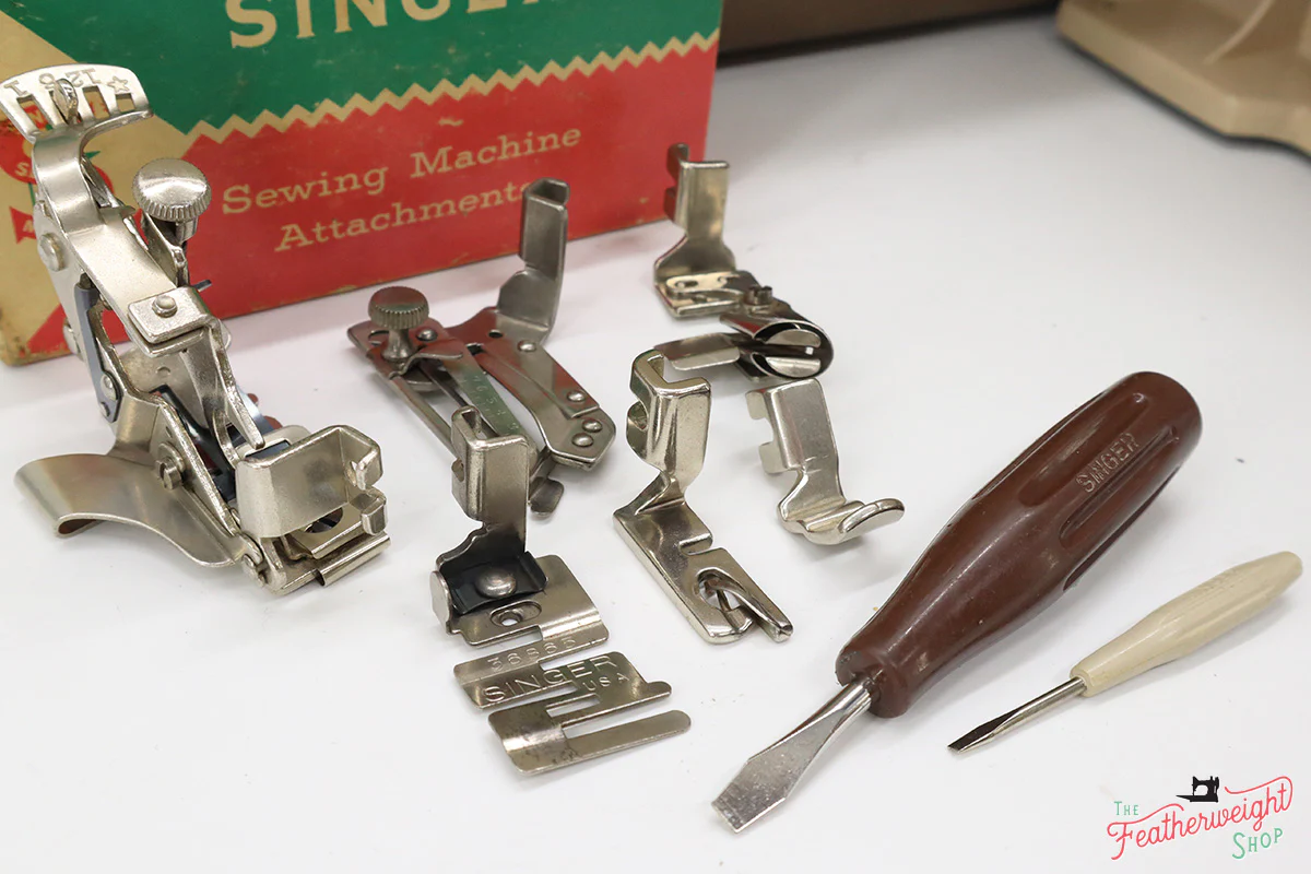 Singer Featherweight 221 Sewing Machine, TAN JE158*** - Image 18