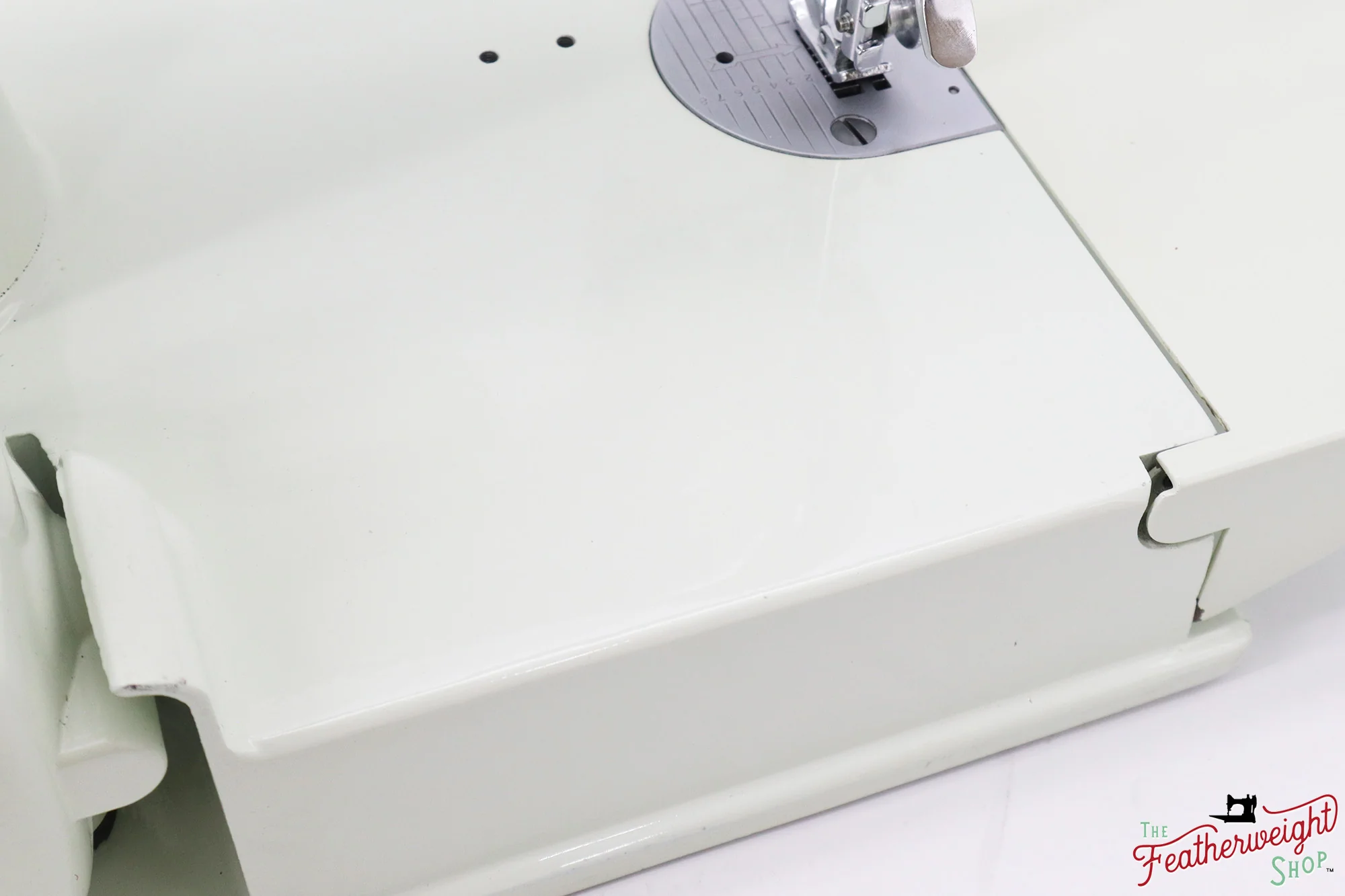 Singer Featherweight 221 Sewing Machine, WHITE - FA124*** - Image 13