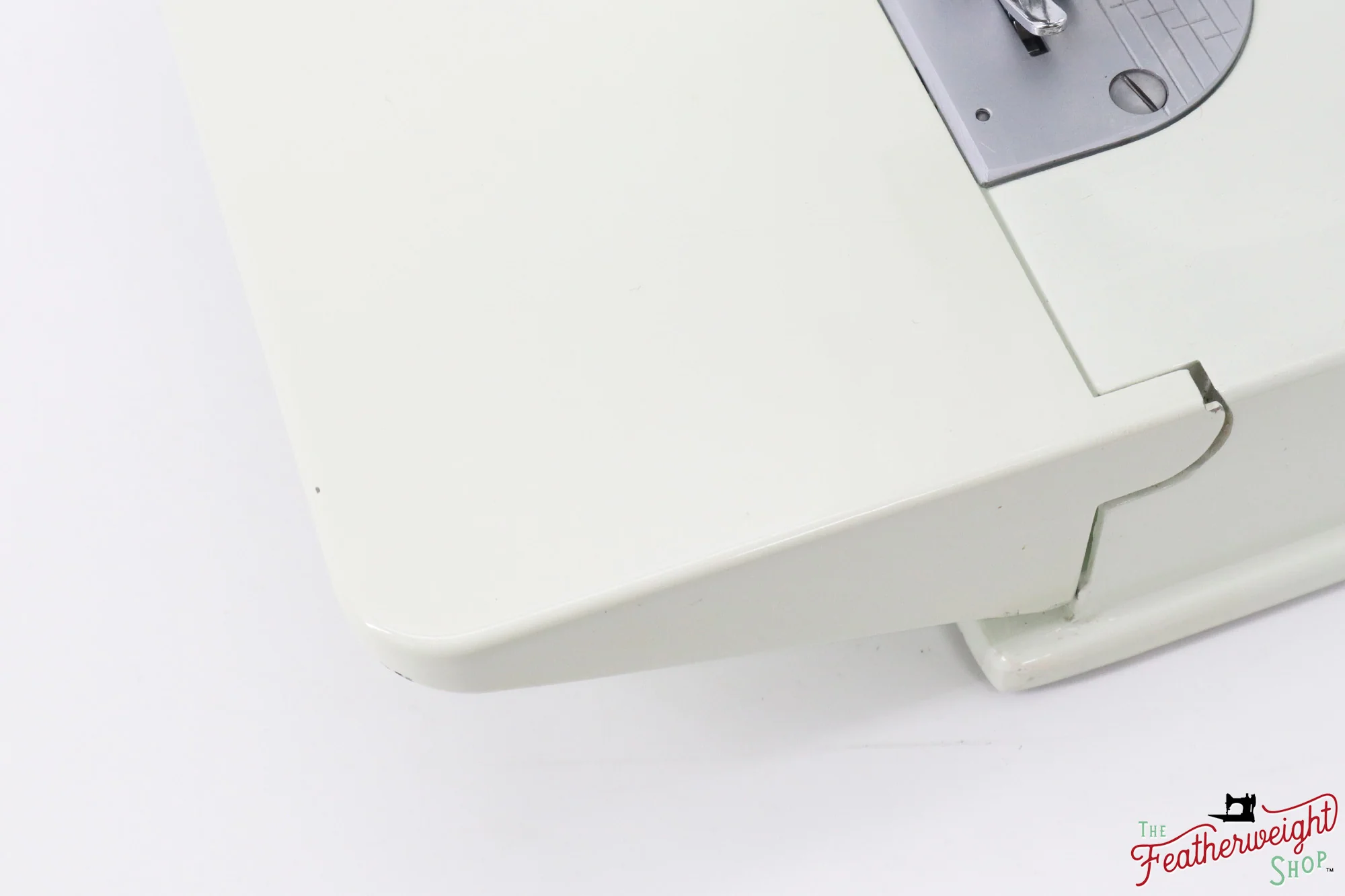 Singer Featherweight 221 Sewing Machine, WHITE - FA124*** - Image 9