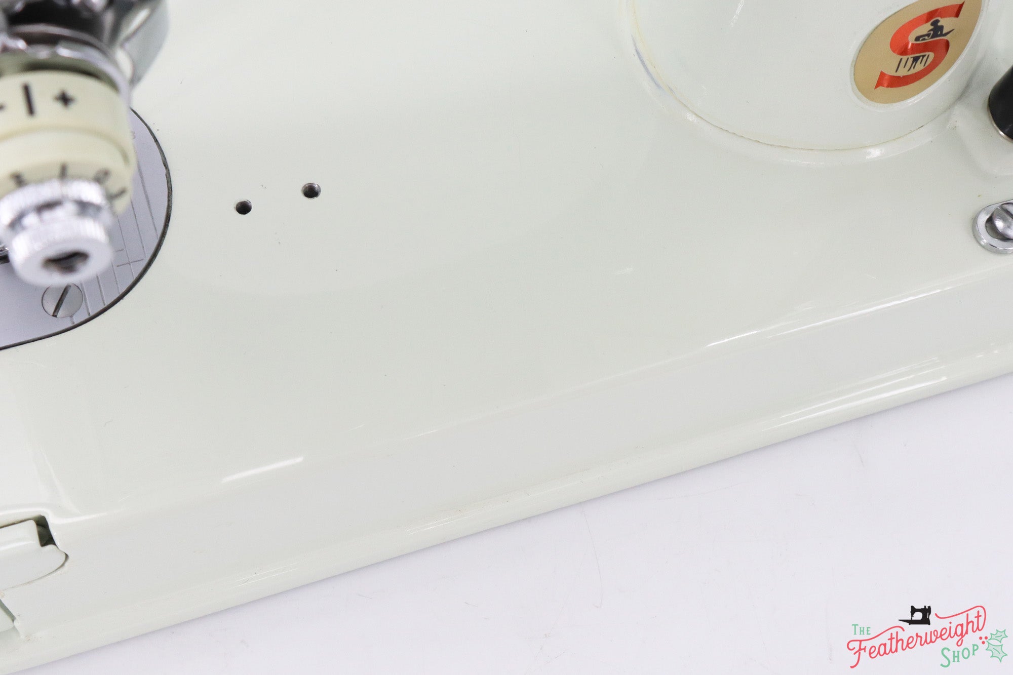 Singer Featherweight 221 Sewing Machine, WHITE - FA235*** - Image 10