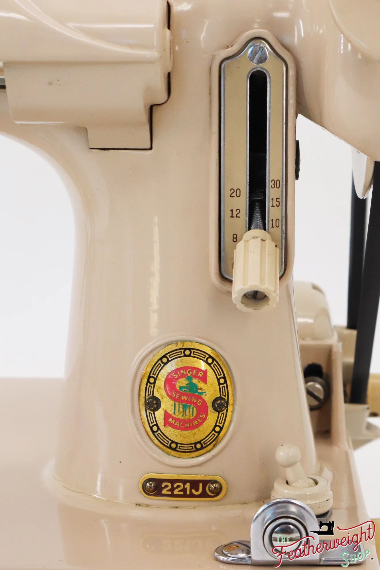 Singer Featherweight 221J Sewing Machine, Tan - JE1525** - Image 13