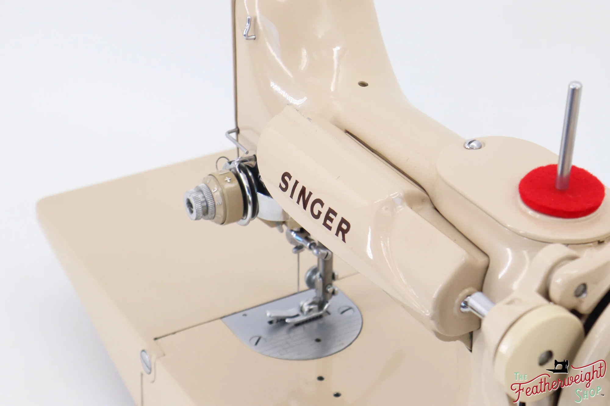 Singer Featherweight 221J Sewing Machine, Tan - JE1589** - Image 11